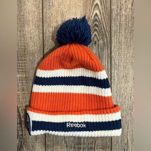 EDMONTON OILERS 2016 NHL HERITAGE CLASSIC REEBOK CUFFED POM KNIT HAT TOQUE - Picture 3 of 5
